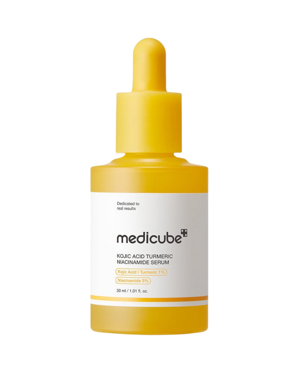 K-beauty glow Medicube Kojic Acid Turmeric Niacinamide Serum in een gele glazen fles met pipet voor een egale huid.