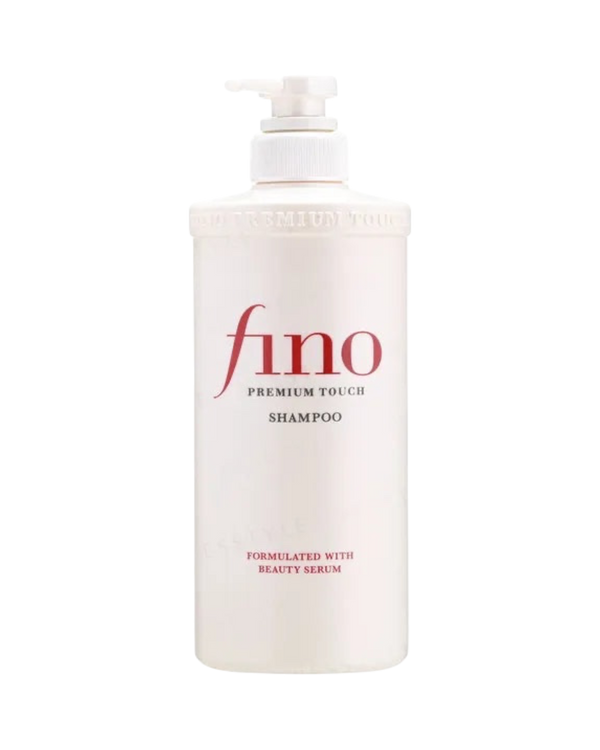 K-beauty glow Fino Premium Touch shampoo in een witte fles met pomp voor herstel van droog en beschadigd haar.